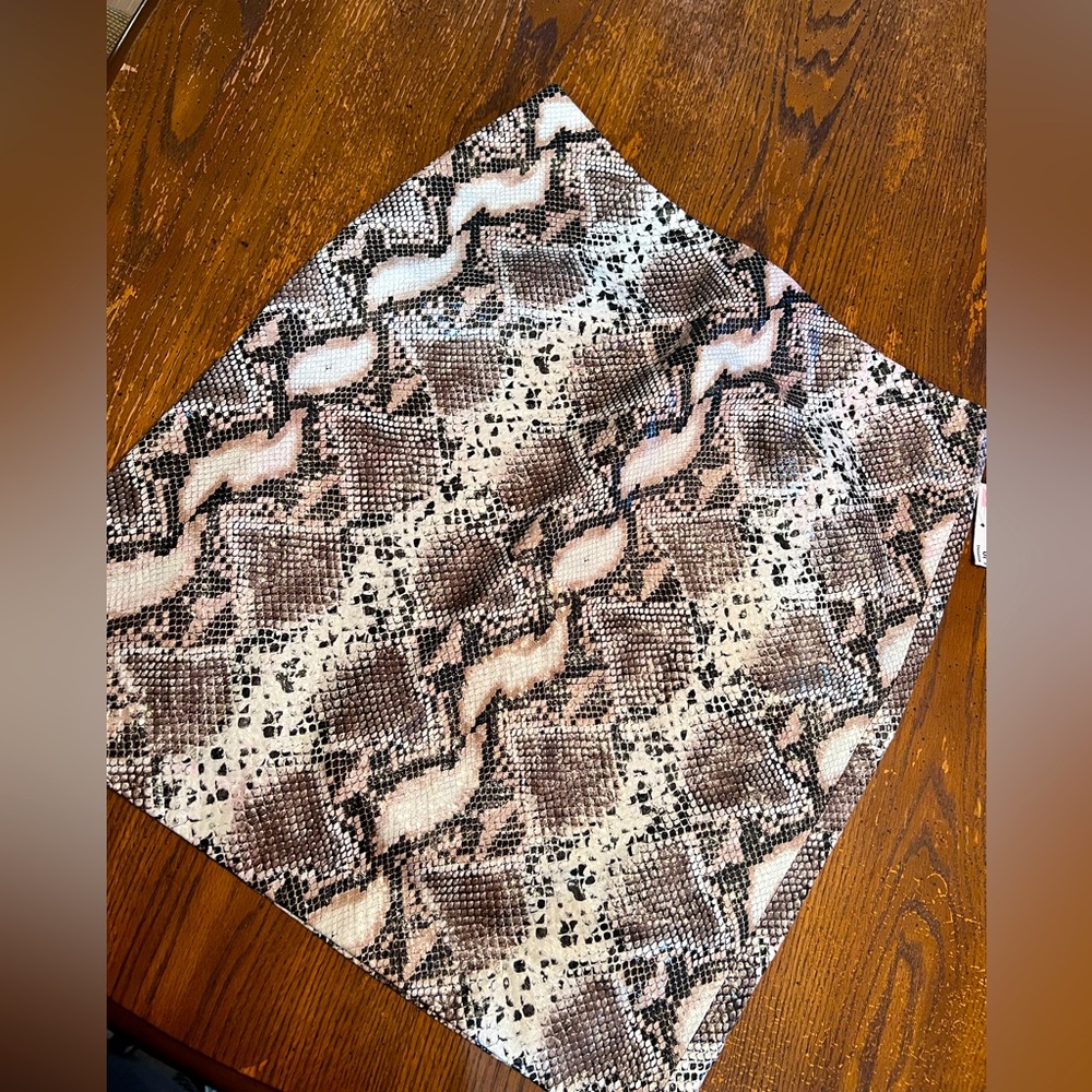 NWT snakeskin? print faux leather skirt